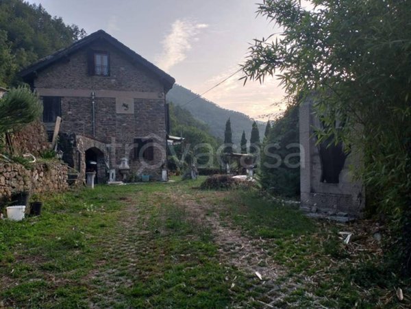 casa indipendente in vendita a Castel Vittorio