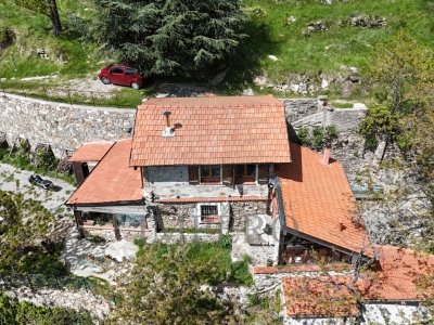 casa indipendente in vendita a Castel Vittorio