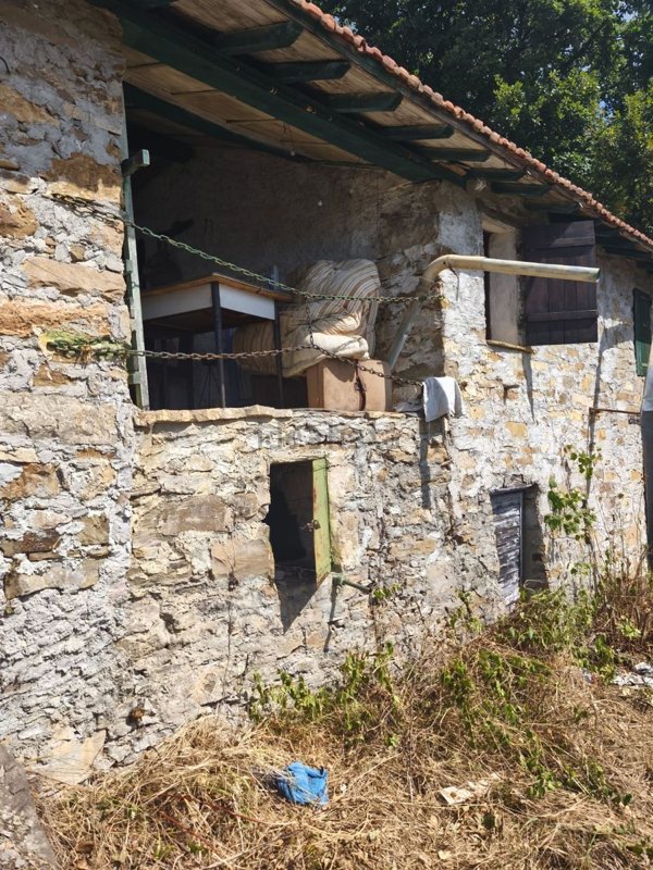 casa indipendente in vendita a Castel Vittorio