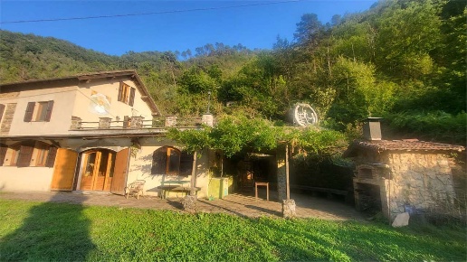 casa indipendente in vendita a Castel Vittorio