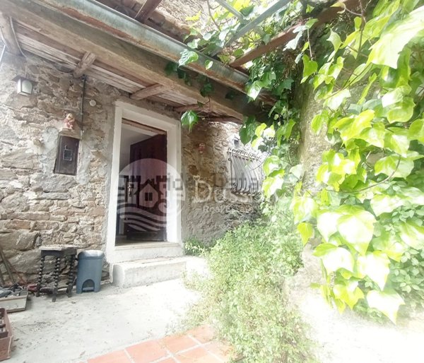 casa indipendente in vendita a Castel Vittorio