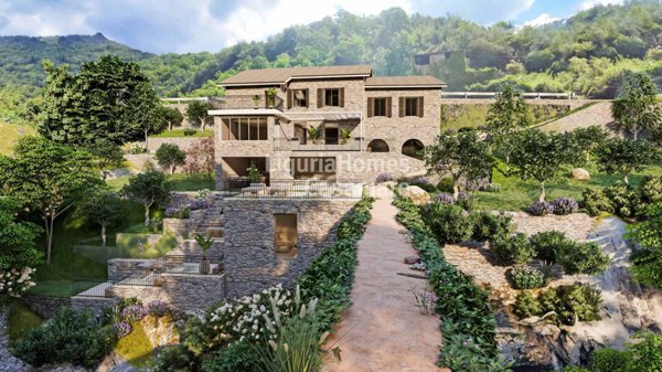 casa indipendente in vendita a Castel Vittorio