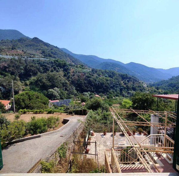 casa indipendente in vendita a Ceriana