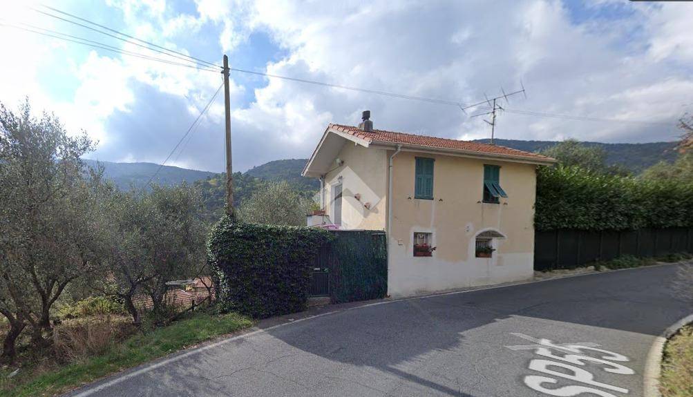 casa indipendente in vendita a Ceriana