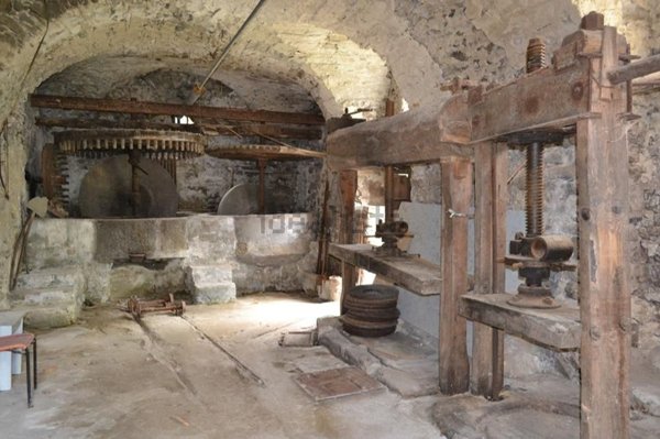 pentavano in vendita a Ceriana