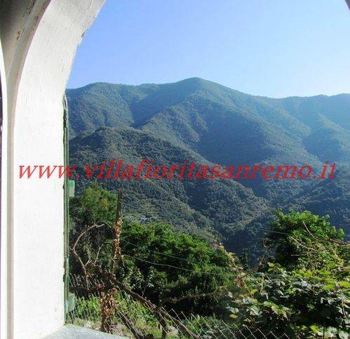 casa indipendente in vendita a Ceriana