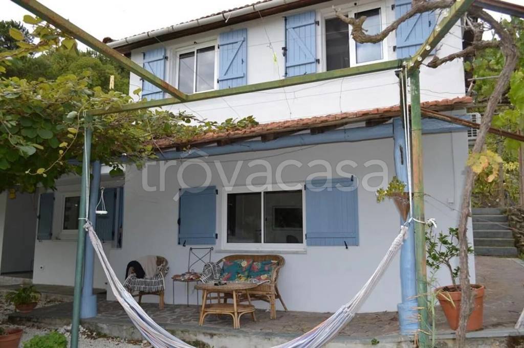 casa indipendente in vendita a Ceriana