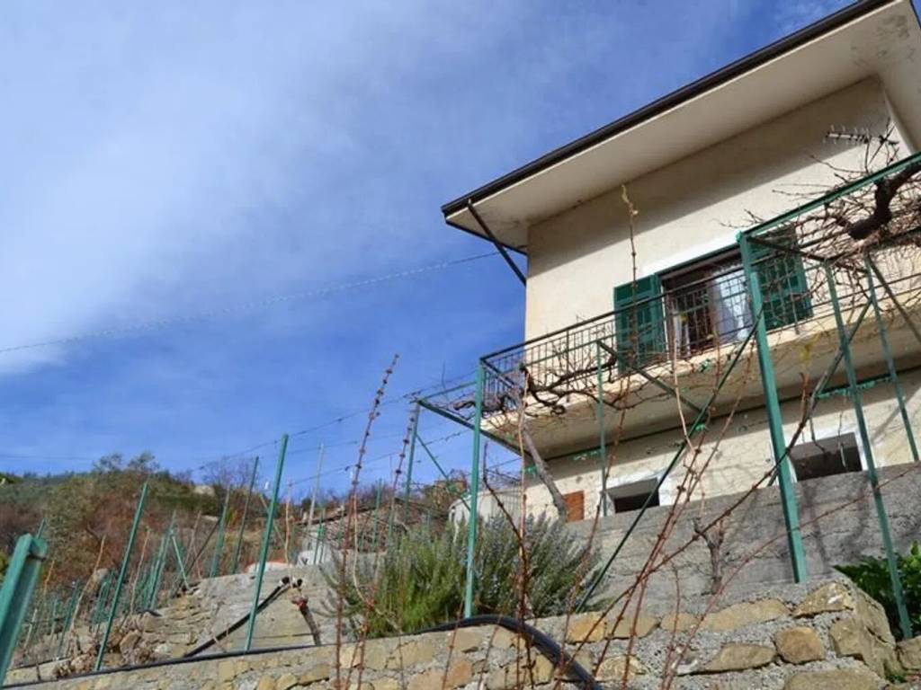 casa indipendente in vendita a Ceriana