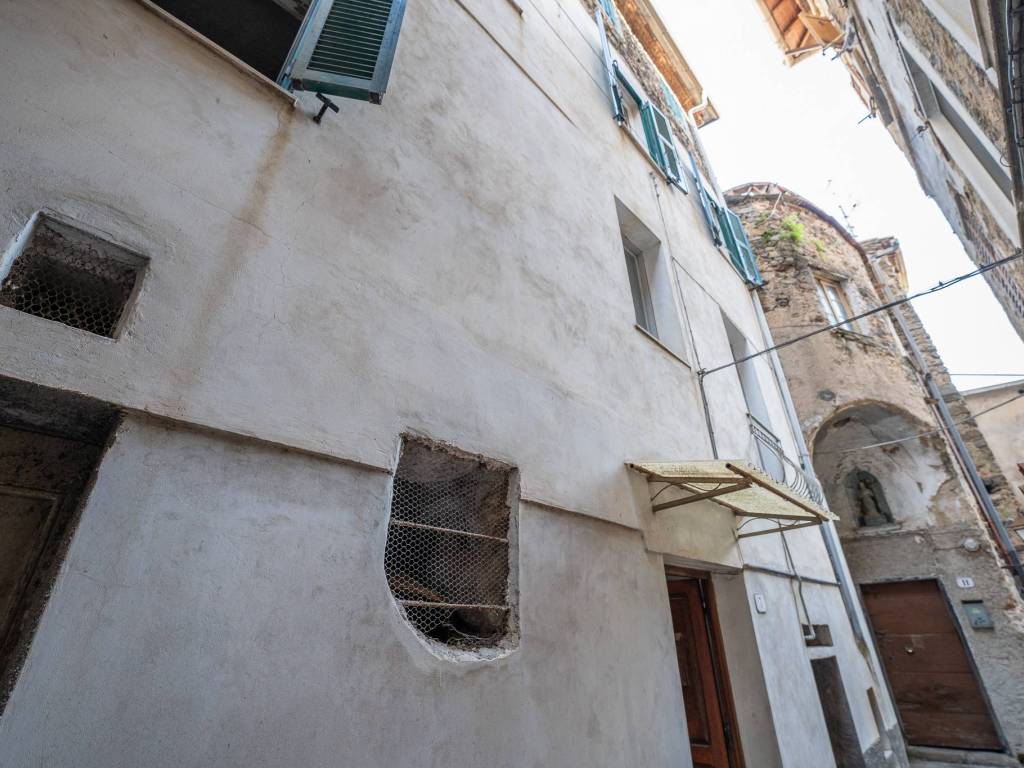 casa indipendente in vendita a Ceriana