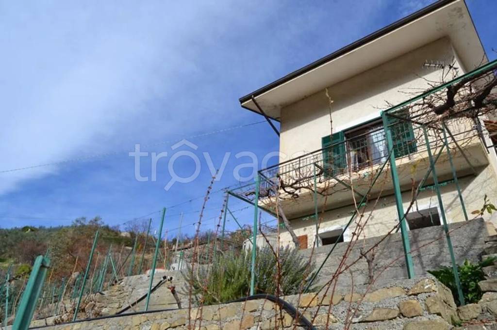 casa indipendente in vendita a Ceriana