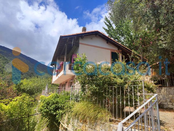 casa indipendente in vendita a Ceriana