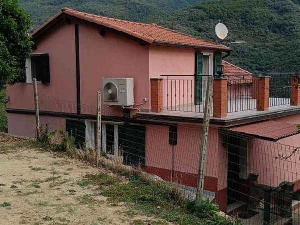 casa indipendente in vendita a Ceriana