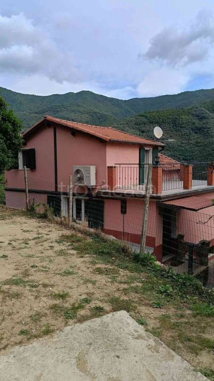casa indipendente in vendita a Ceriana