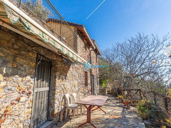 casa indipendente in vendita a Ceriana