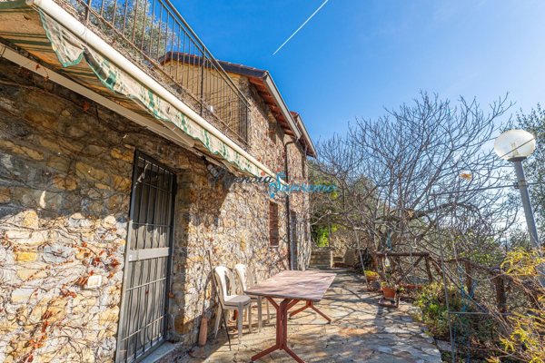 casa indipendente in vendita a Ceriana