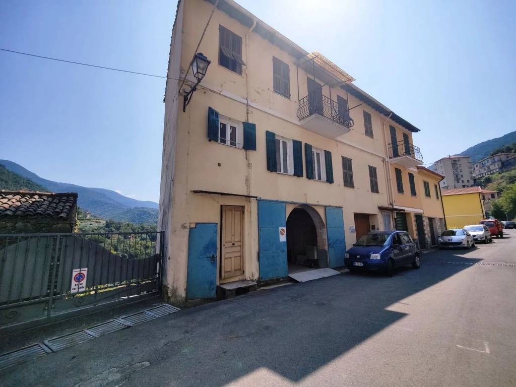 casa indipendente in vendita a Ceriana