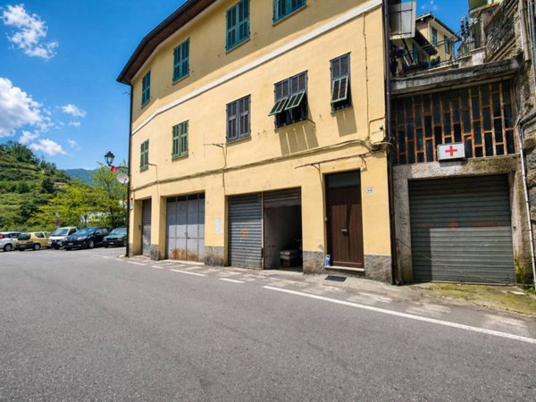 locale commerciale in vendita a Ceriana