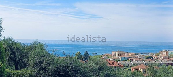 casa indipendente in vendita a Cervo