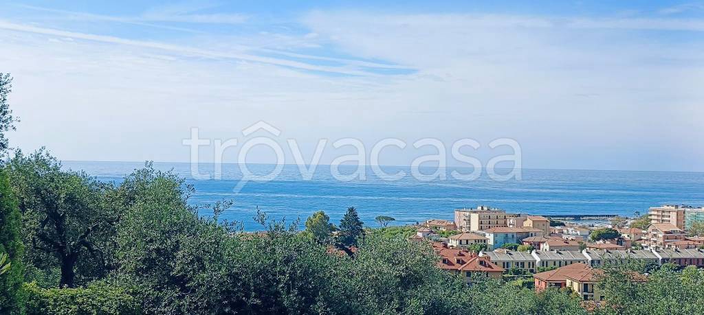 casa indipendente in vendita a Cervo