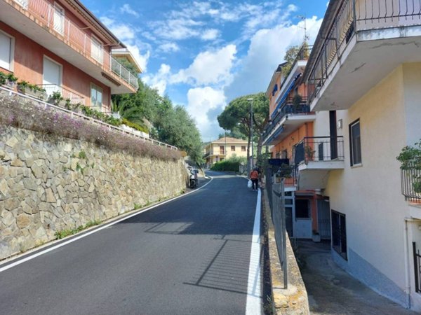 negozio in vendita a Cervo