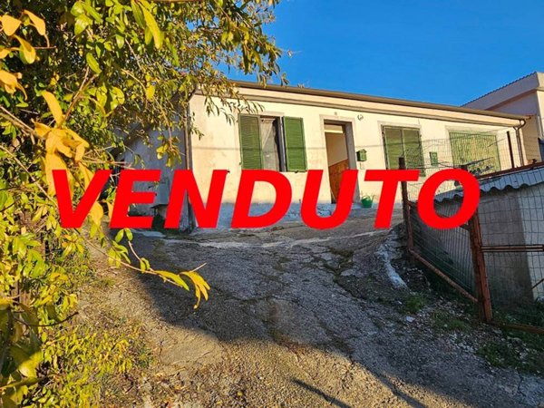 casa indipendente in vendita a Cervo