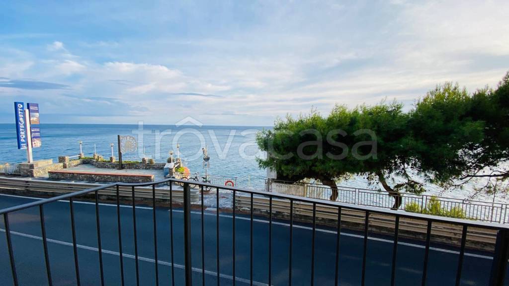 appartamento in vendita a Cervo