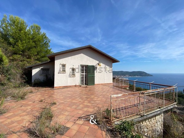 casa indipendente in vendita a Cervo