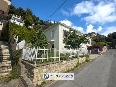 casa indipendente in vendita a Cervo