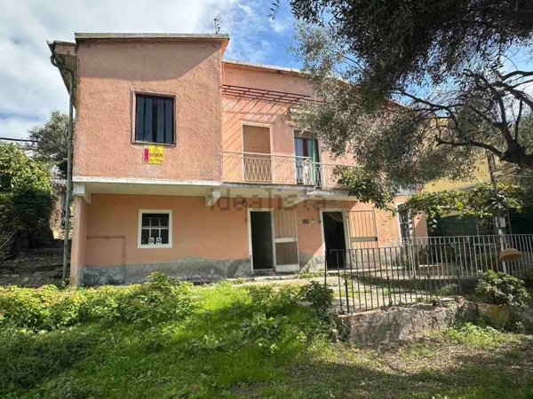 casa indipendente in vendita a Cervo