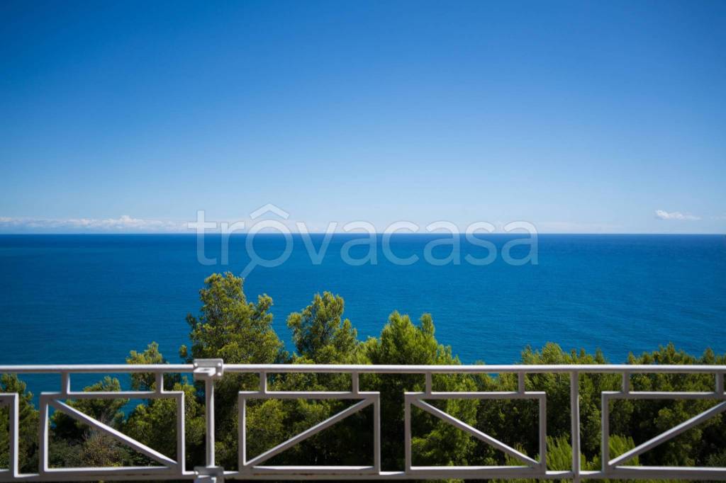 appartamento in vendita a Cervo