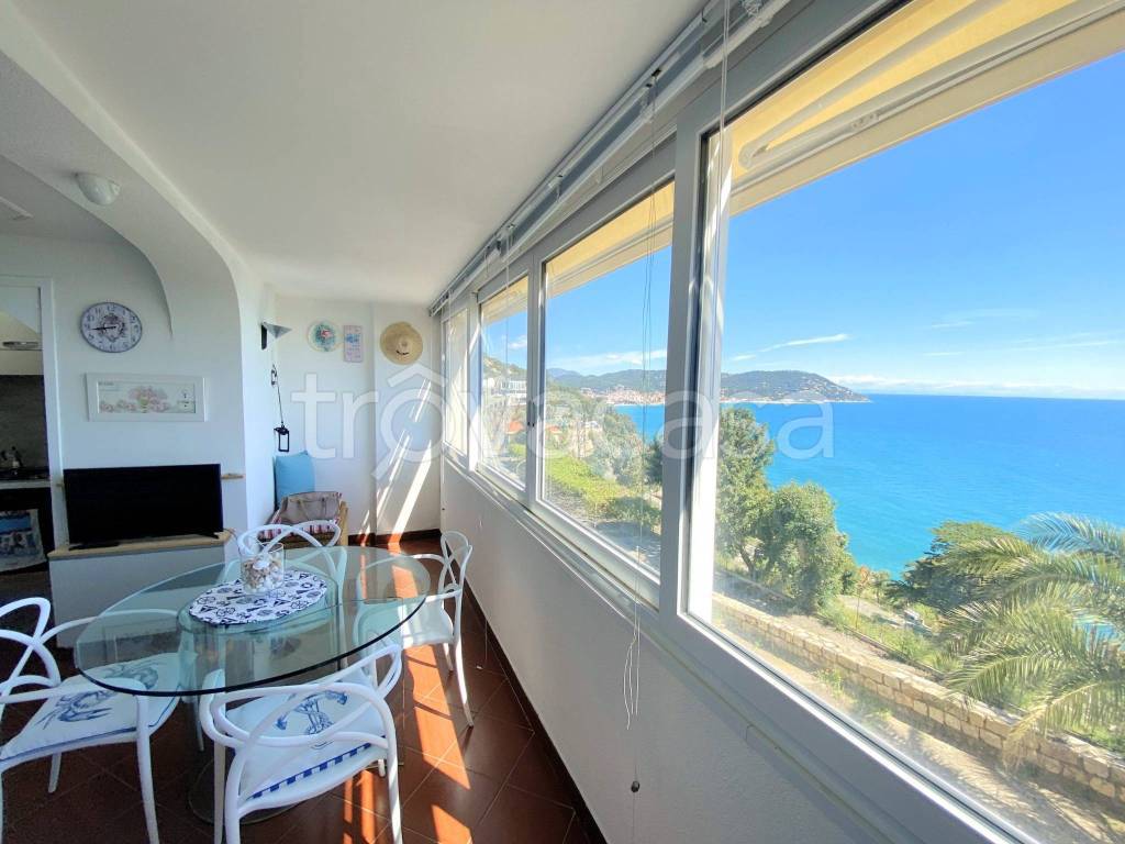 appartamento in vendita a Cervo