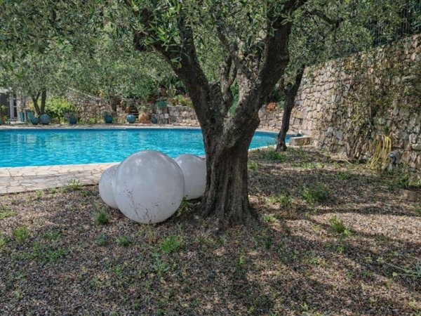 casa indipendente in vendita a Cervo