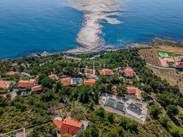 casa indipendente in vendita a Cervo