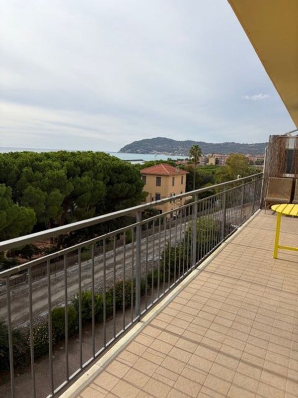 appartamento in vendita a Cervo