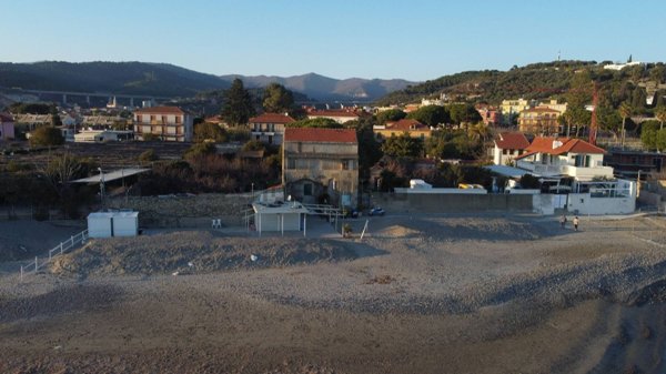 casa indipendente in vendita a Cervo