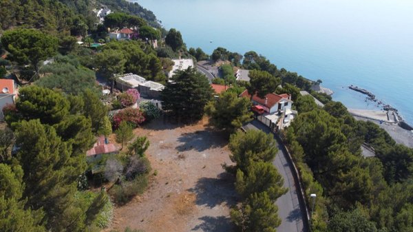 casa indipendente in vendita a Cervo