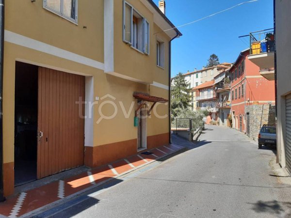 casa indipendente in vendita a Cesio