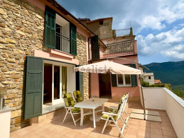 casa indipendente in vendita a Cesio