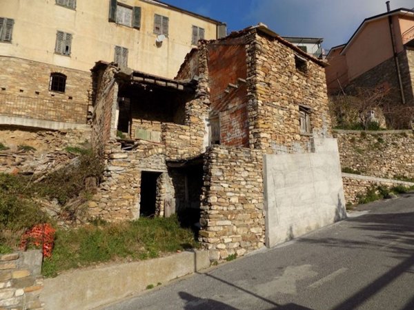 casa indipendente in vendita a Cesio
