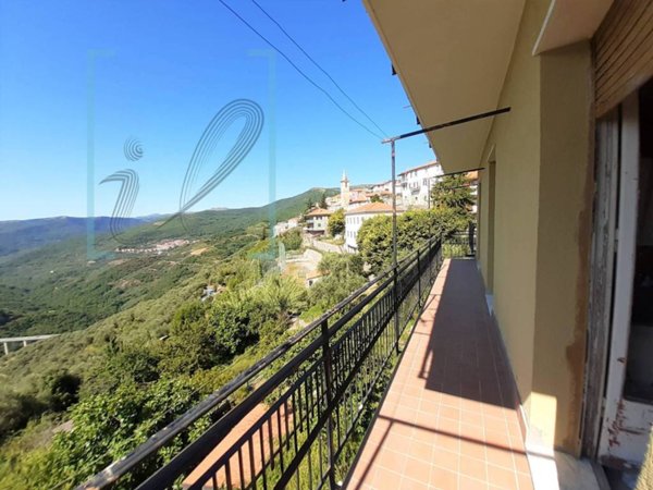 casa indipendente in vendita a Cesio