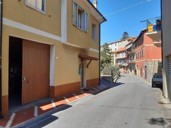 casa indipendente in vendita a Cesio