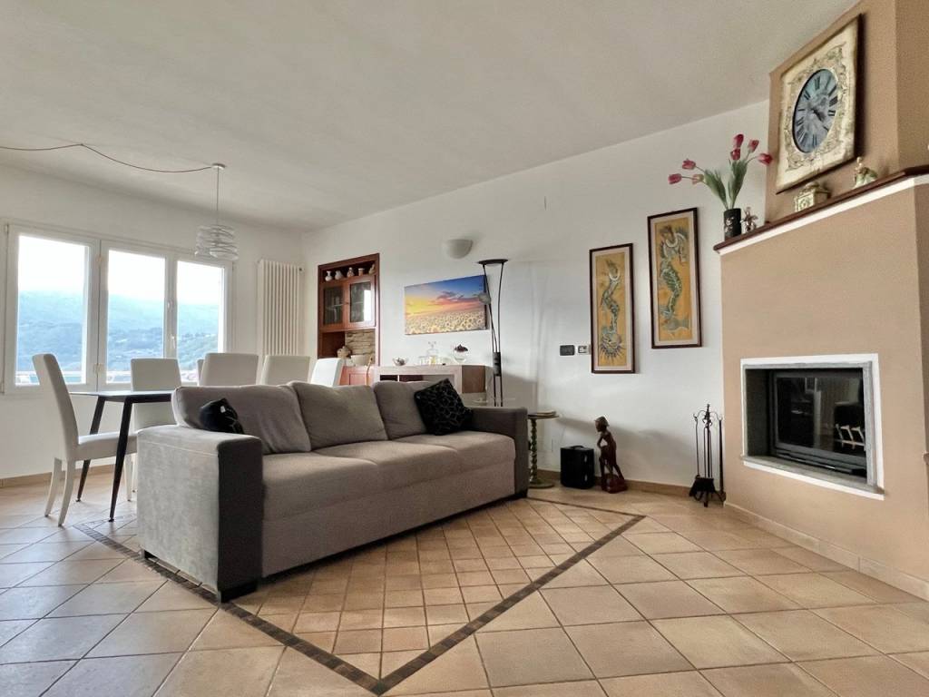 casa indipendente in vendita a Cesio