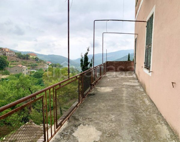 appartamento in vendita a Chiusanico in zona Gazzelli