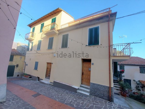 casa indipendente in vendita a Chiusanico in zona Gazzelli