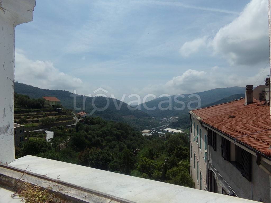 appartamento in vendita a Chiusanico in zona Gazzelli