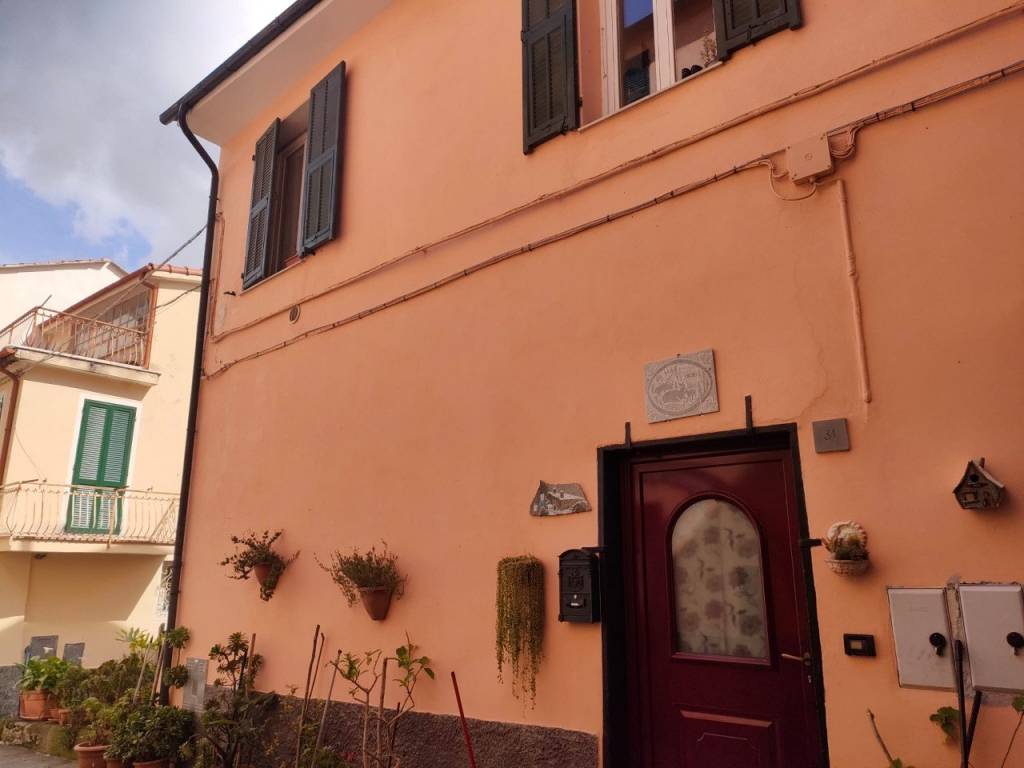appartamento in vendita a Chiusanico in zona Gazzelli