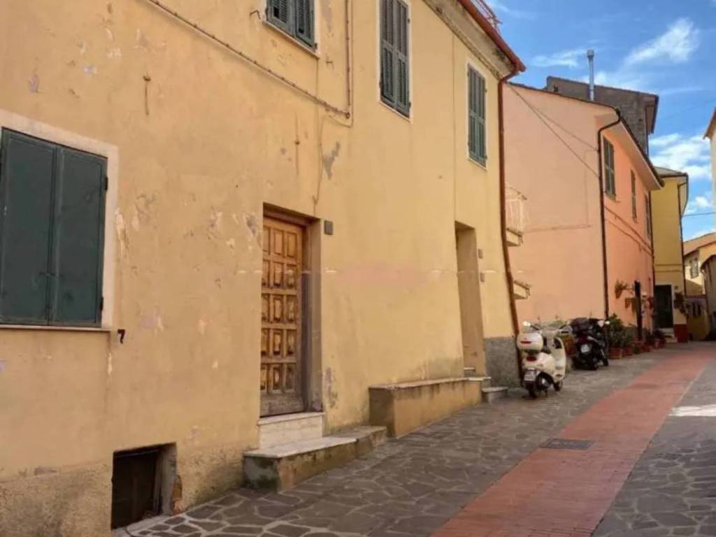 appartamento in vendita a Chiusanico in zona Gazzelli