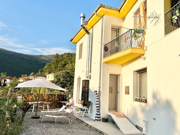 casa indipendente in vendita a Chiusanico