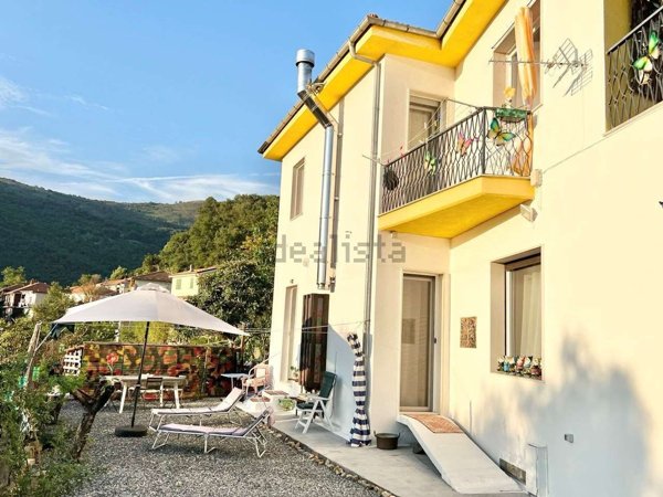 casa indipendente in vendita a Chiusanico