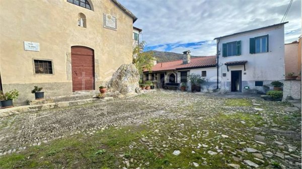 casa indipendente in vendita a Chiusanico